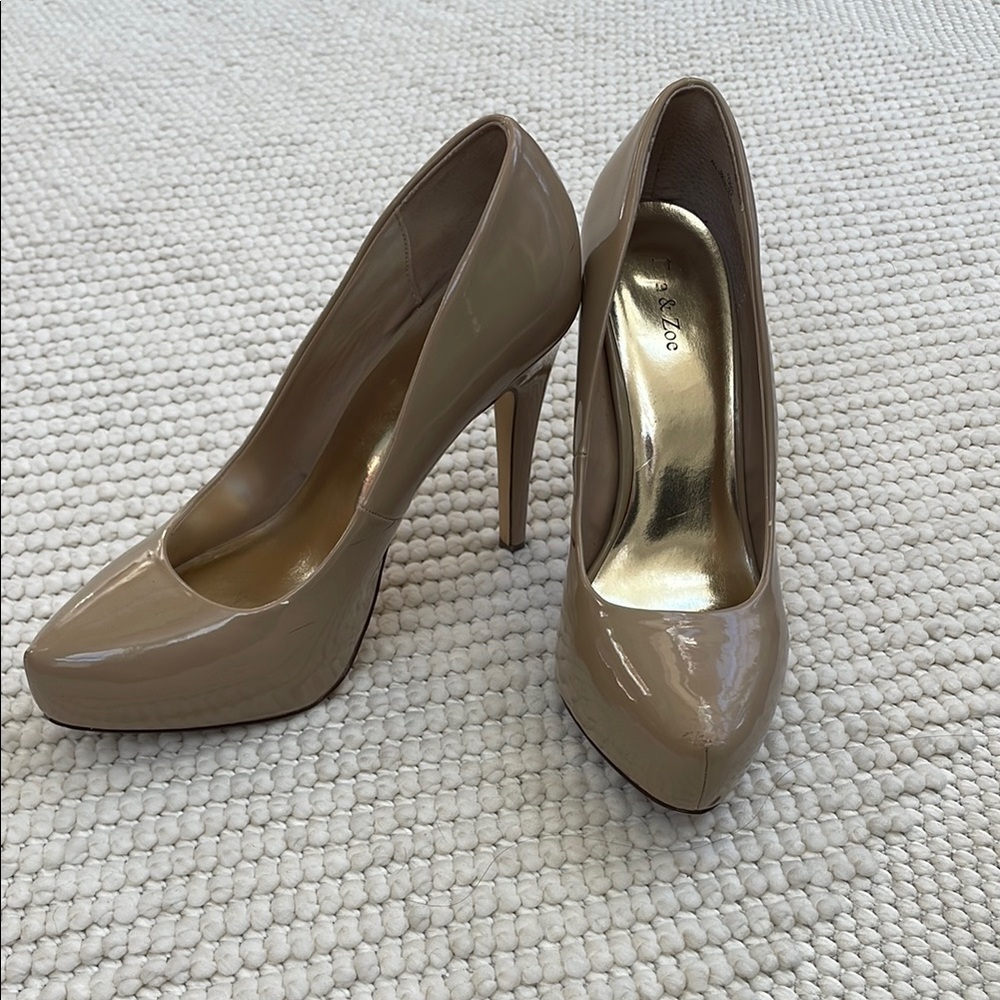 Nude Pumps